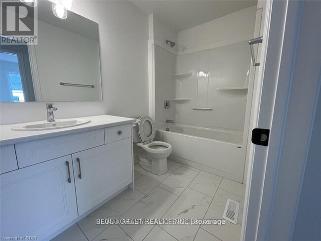 Building Photo - 2545 Meadowlands Way