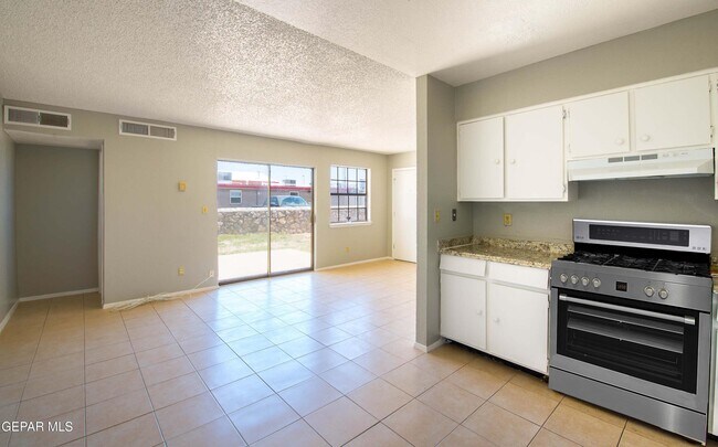 Foto del edificio - 10824 Ivanhoe Dr