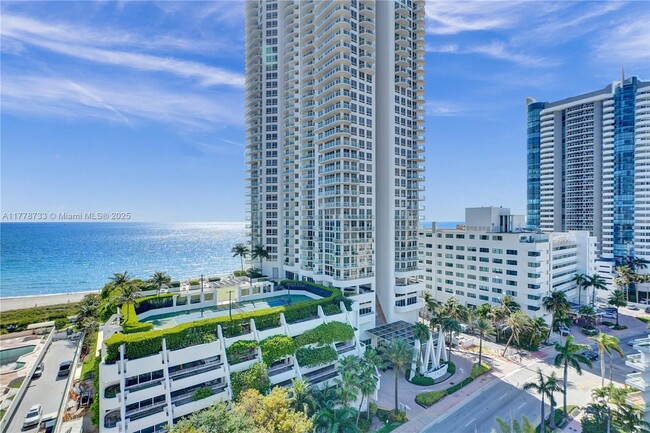 Foto del edificio - 6422 Collins Ave