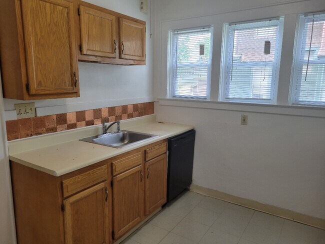 Building Photo - 620 Euclid Ave