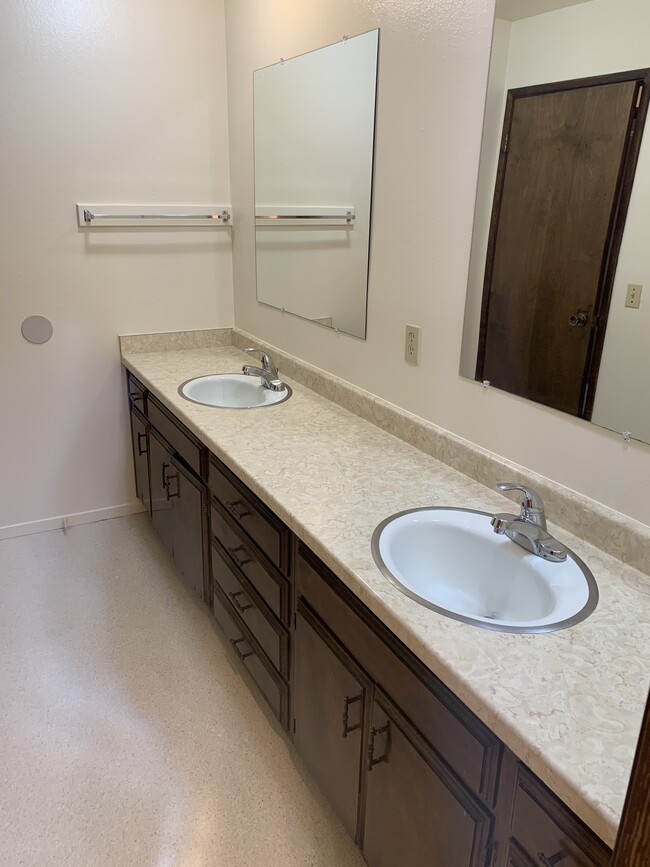 double sink vanity in bathroom - 258 California Blvd