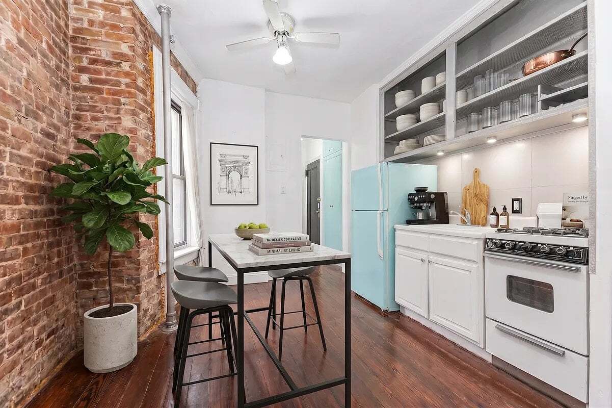 Foto del edificio - 318 W 36th St.