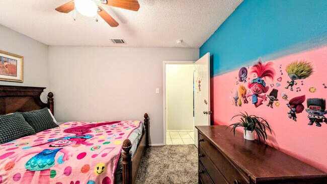 Building Photo - 2321 Teddy Roosevelt Dr