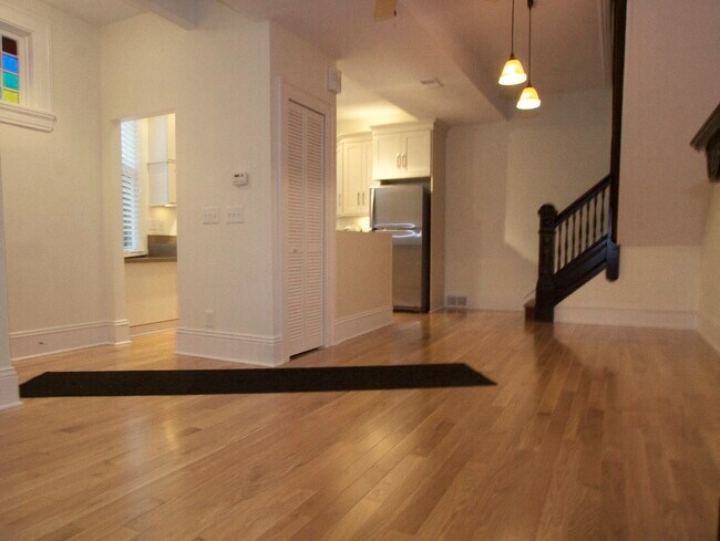 Building Photo - 2910 Jay Avenue, Unit 2910