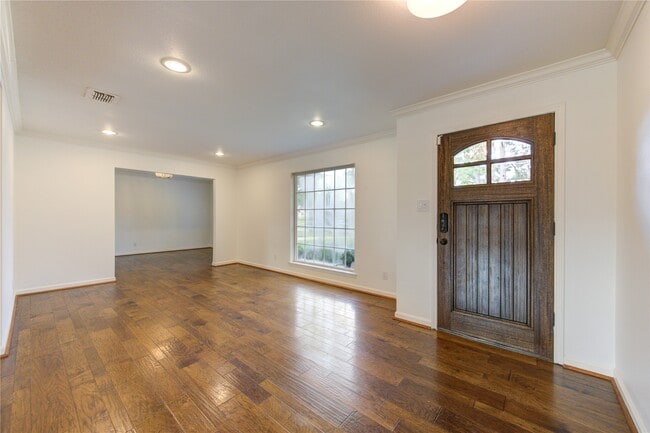 Building Photo - 2523 Anniston Dr