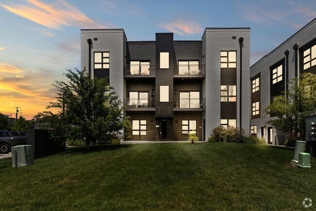Building Photo - 542 Southgate Ave