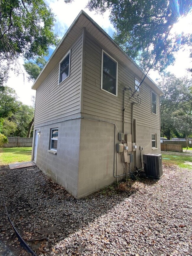 Tampa Tourist Club Apartments under 3,000 Tampa, FL 1 Rentals