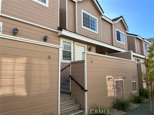 Building Photo - 2800 Plaza del Amo