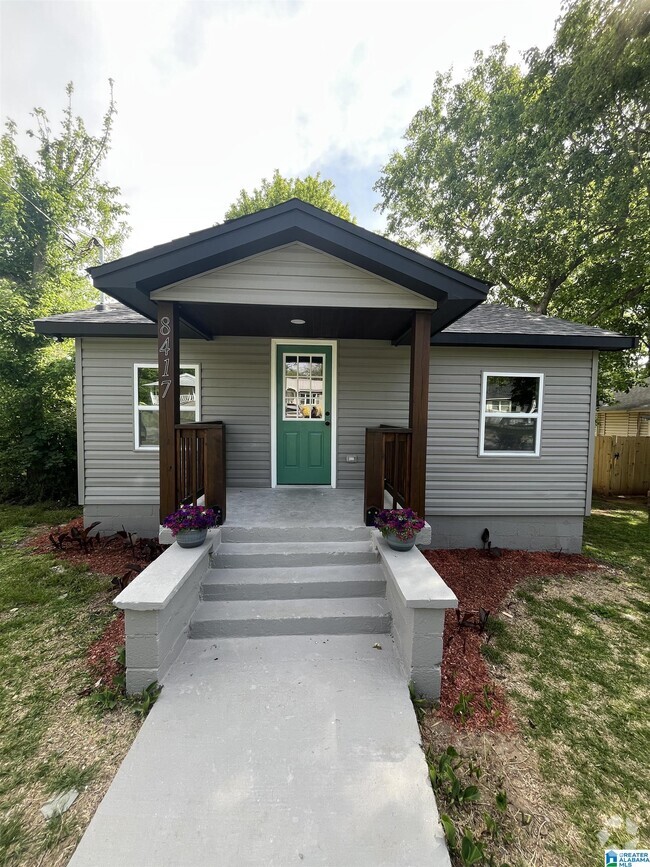 Building Photo - 8417 Thomas Ave