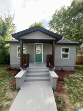 Building Photo - 8417 Thomas Ave