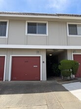Building Photo - 2451 Greendale Dr