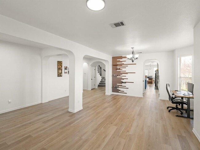 Building Photo - 4378 Green Tree Dr