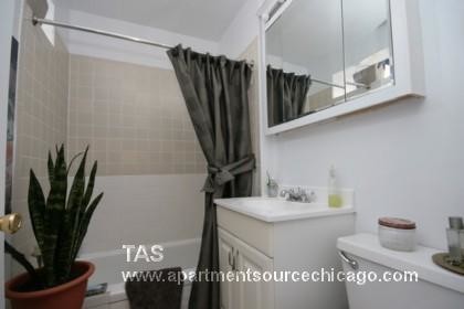 Foto del edificio - 3941 N Pine Grove Ave