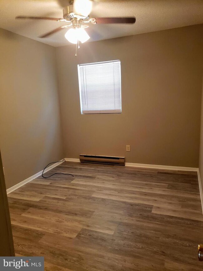 Foto del edificio - 115 Perry Dr