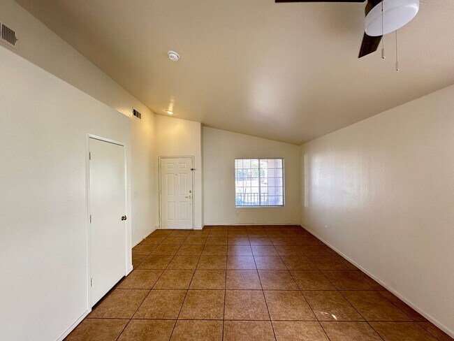 Building Photo - Montclaire Ridge