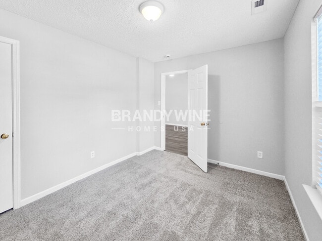 Building Photo - 1735 Thriftwood Dr