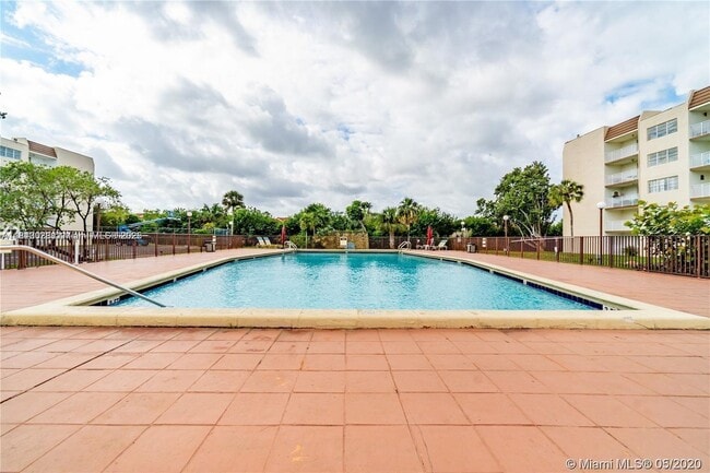 Building Photo - 6940 Miami Gardens Dr
