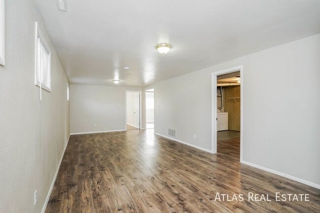 Building Photo - 4789 Shadowglen Dr