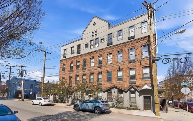 Building Photo - 39 Bruen St