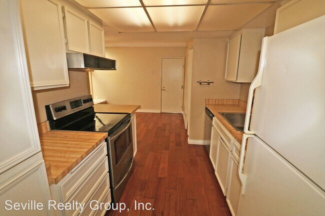 Building Photo - 3 br, 2.5 bath House - 10698 Portobello Drive