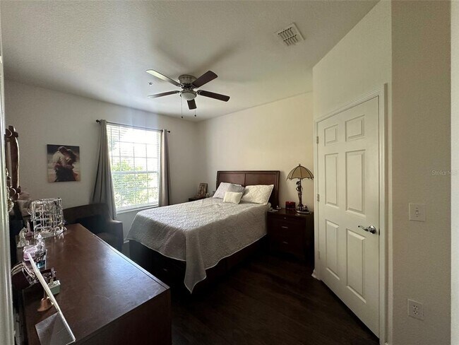 Foto del edificio - 8710 Saratoga Inlet Dr