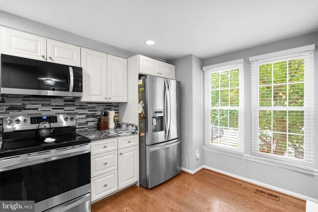 Building Photo - 43982 Choptank Terrace