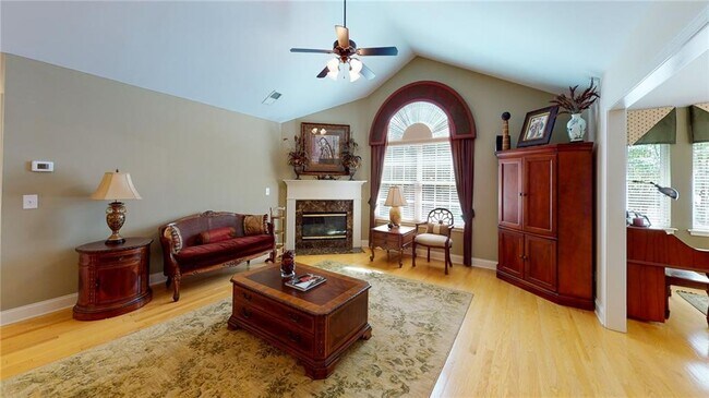 Foto del edificio - 100 Highlands Ridge Pl SE