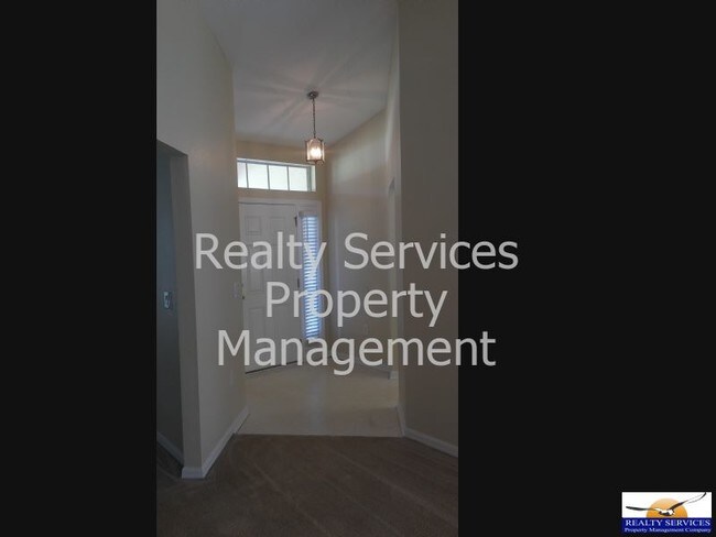 Foto del edificio - READY FOR IMMEDIATE OCCUPANCY!