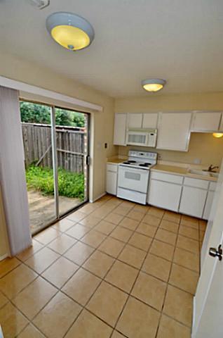 Foto del edificio - 7619 Pebblestone Dr