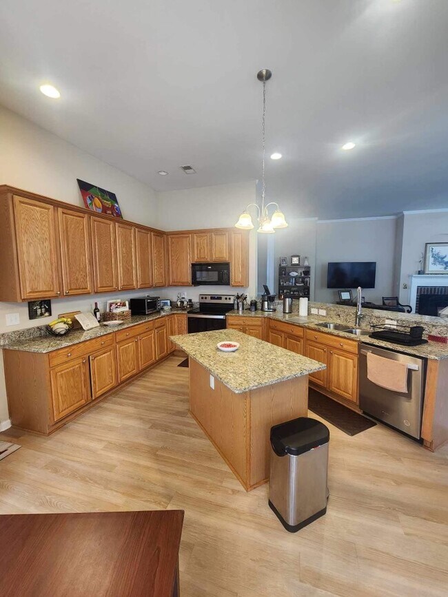 Building Photo - 2406 Windmill Way