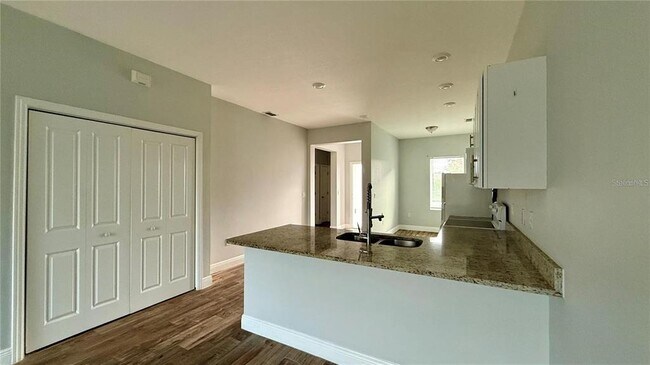 Building Photo - 710 Leopard Ct