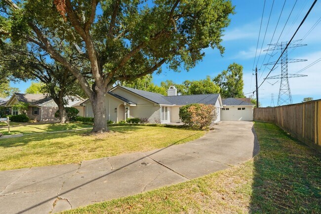 Building Photo - 2502 Hollow Hook Rd