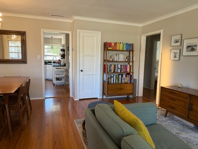 Foto del edificio - 3 bd 2 ba, House With Backyard (Coronado 92118)