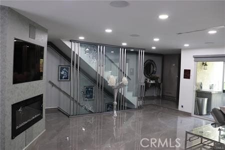 Building Photo - 9419 Via Patricia