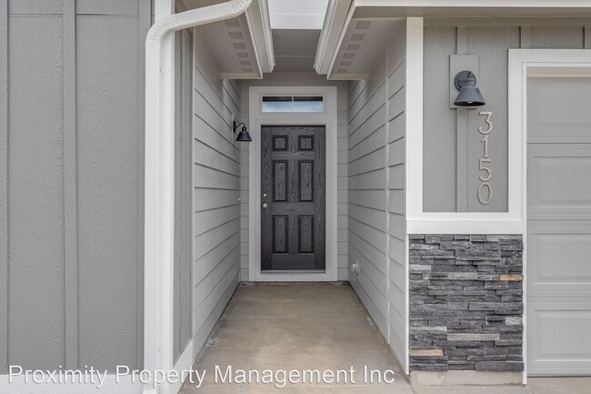 Building Photo - 4 br, 2 bath House - 3150 N Saratov Way