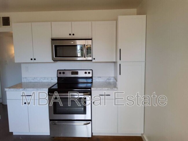 Foto del edificio - 915 W 17th Pl