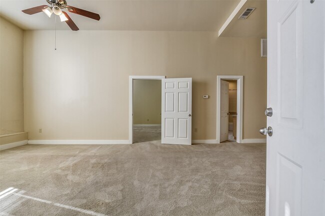 Building Photo - 2309 Harborside Dr