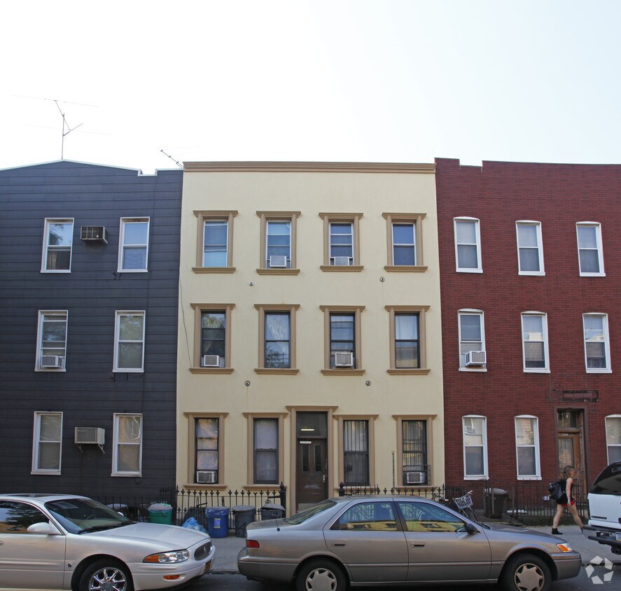 Building Photo - 284 Powers St