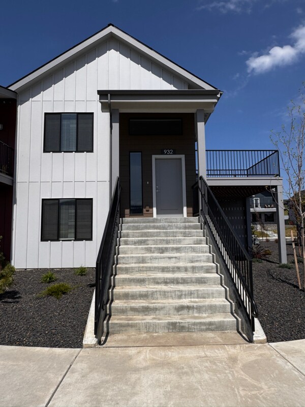 Foto principal - 932 E RR Ave