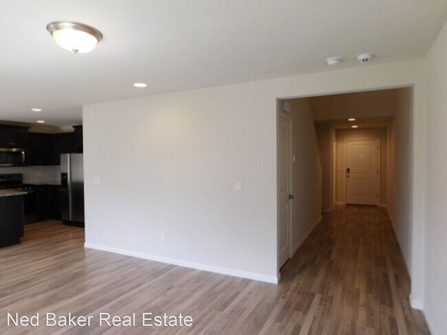Building Photo - 3 br, 2.5 bath House - 4948 Skylab Ave NE