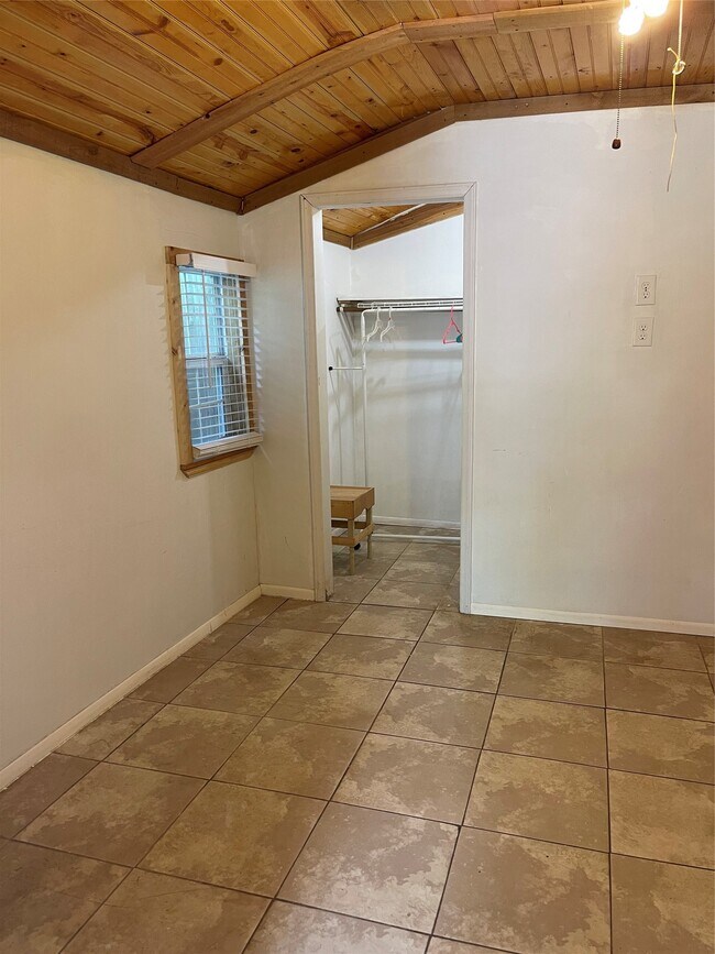 Foto del edificio - 1472 Godwin St