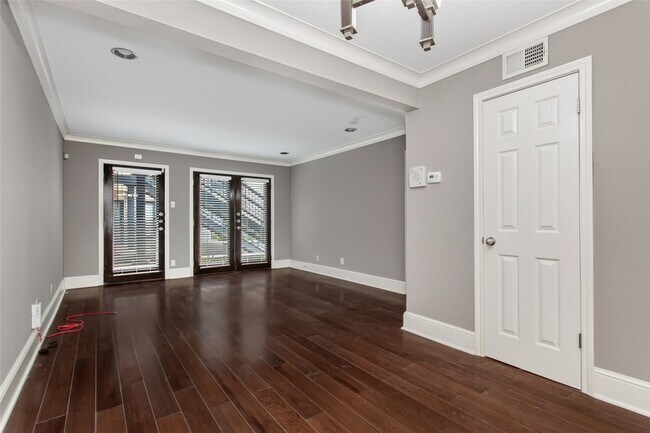 Foto del edificio - 10205 Regal Oaks Dr