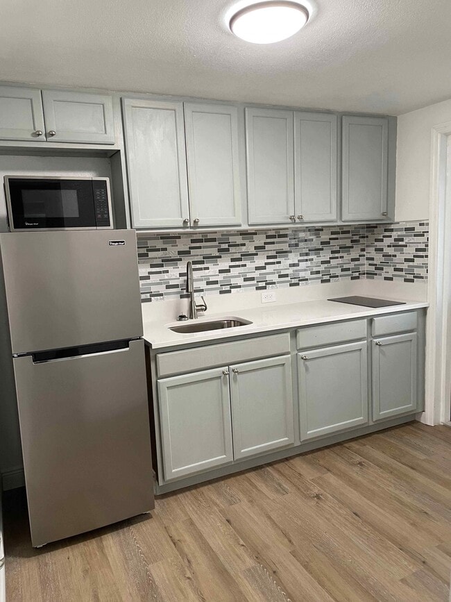 Foto del edificio - 3902 W Sligh Ave