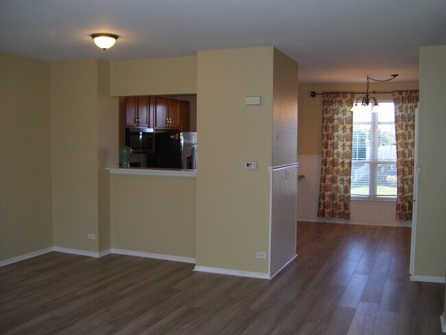 Foto del edificio - 3376 Bradbury Cir