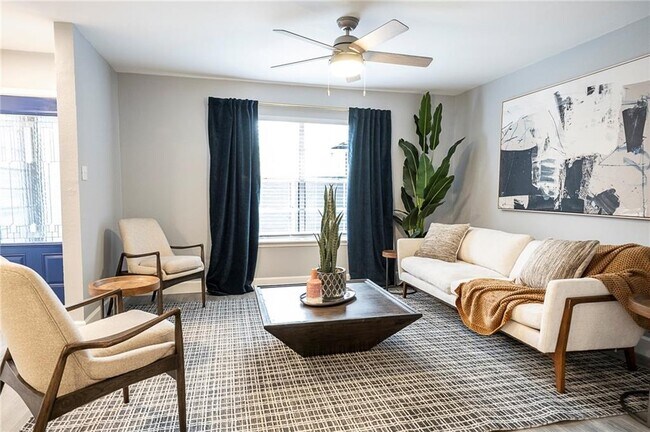 Foto del edificio - 2406 Glen Springs Way