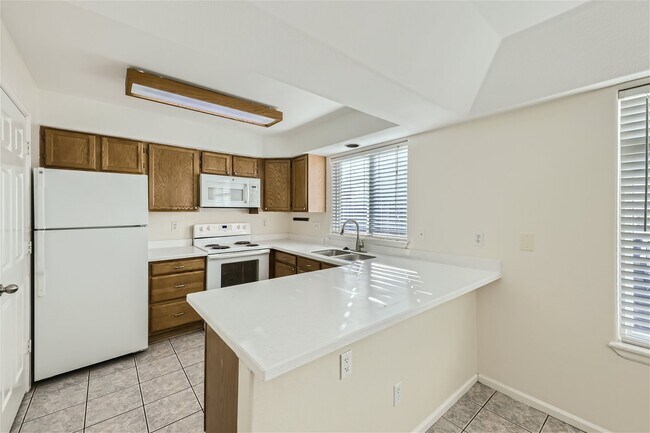 Building Photo - 4135 E 119th Pl