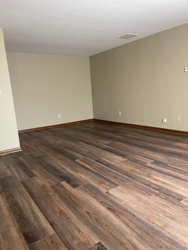 Building Photo - 2605 Harvest Dr