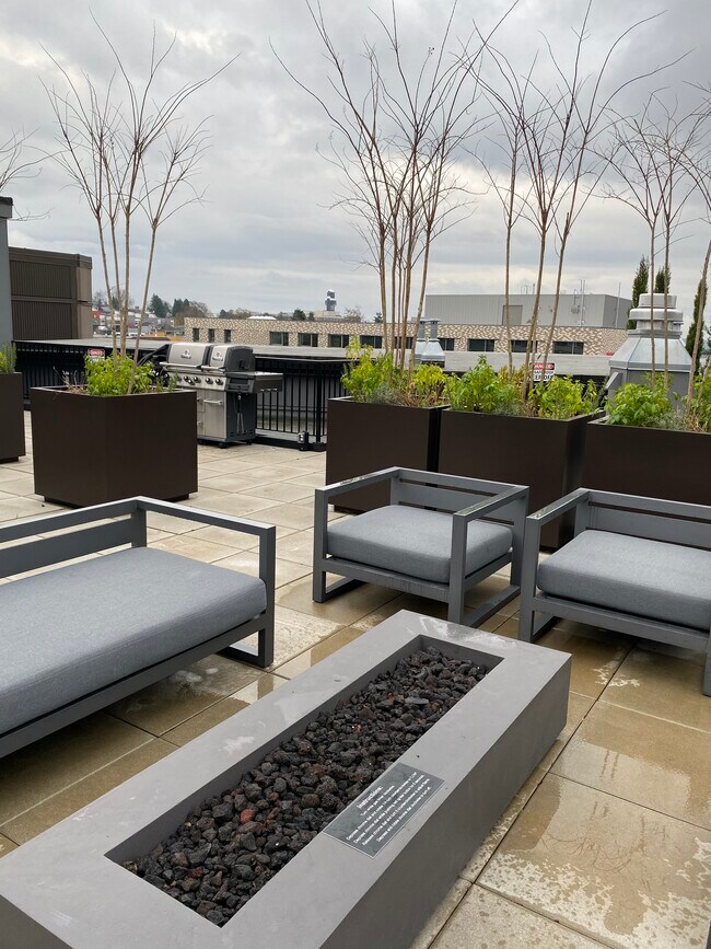 Building Photo - 1408 12th Ave