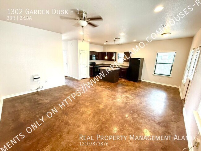 Foto del edificio - 1302 Garden Dusk