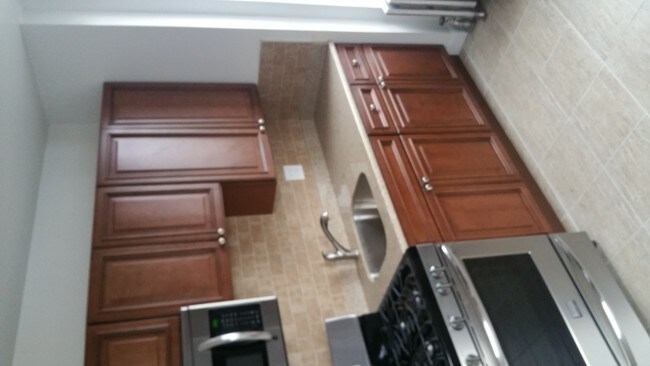 Building Photo - 325 52nd St